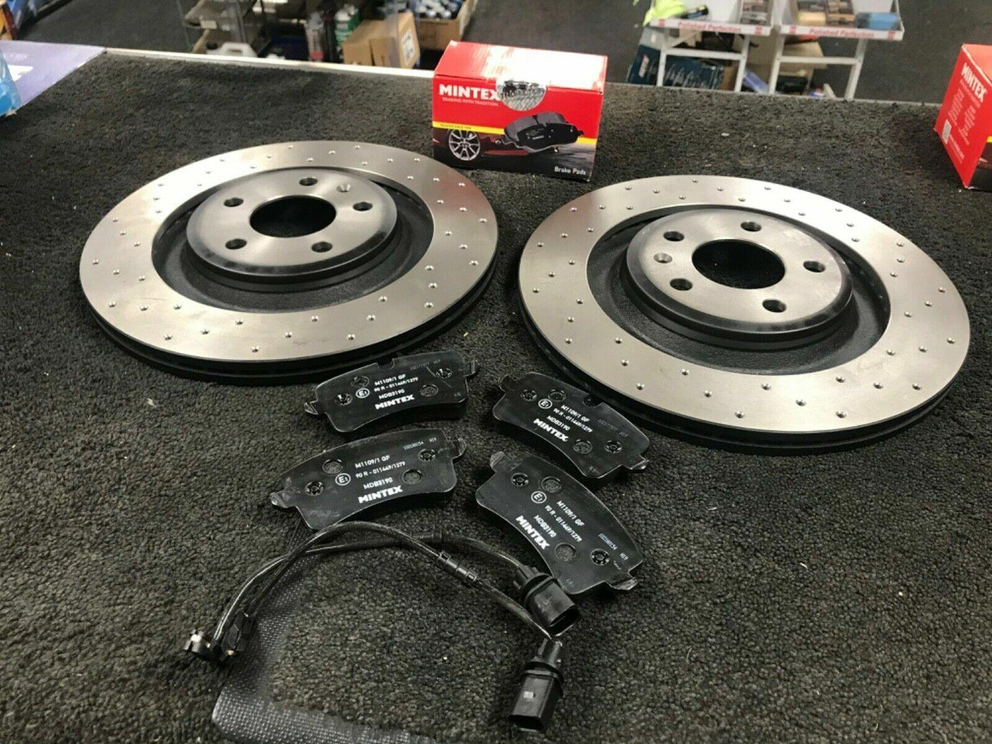 FOR A8 3.0TDi D4 PERFORMANCE BRAKE DISC CROSS DRILLED FRONTREAR BRAKE PADS