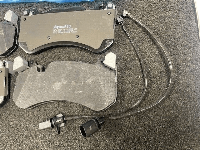 FOR AUDI RS6 RS7 2013-18 FRONT OEM WAVEY DRILLED BRAKE DISC PAIR FRONT BRAKE PAD