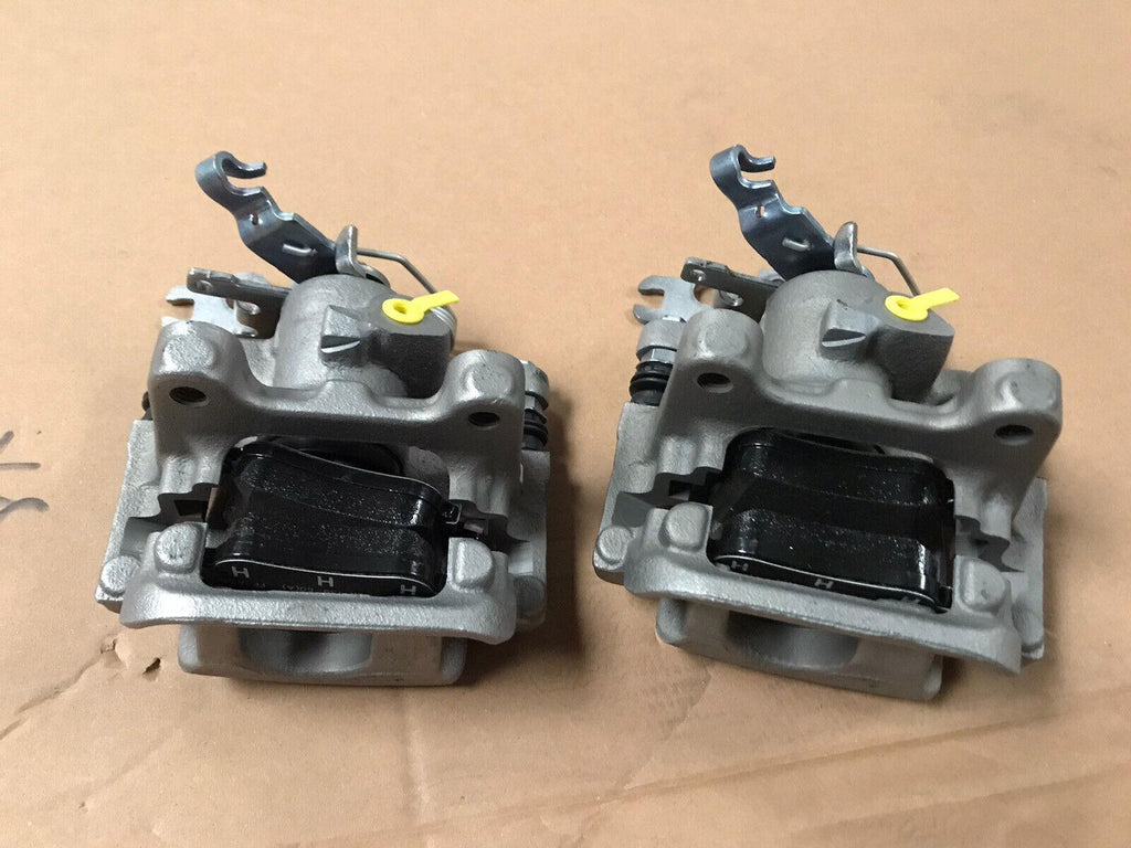 VW CADDY MK4  LEFT RIGHT ORIGINAL GENUINE BRAKE CALIPER  PADS COMPLETE
