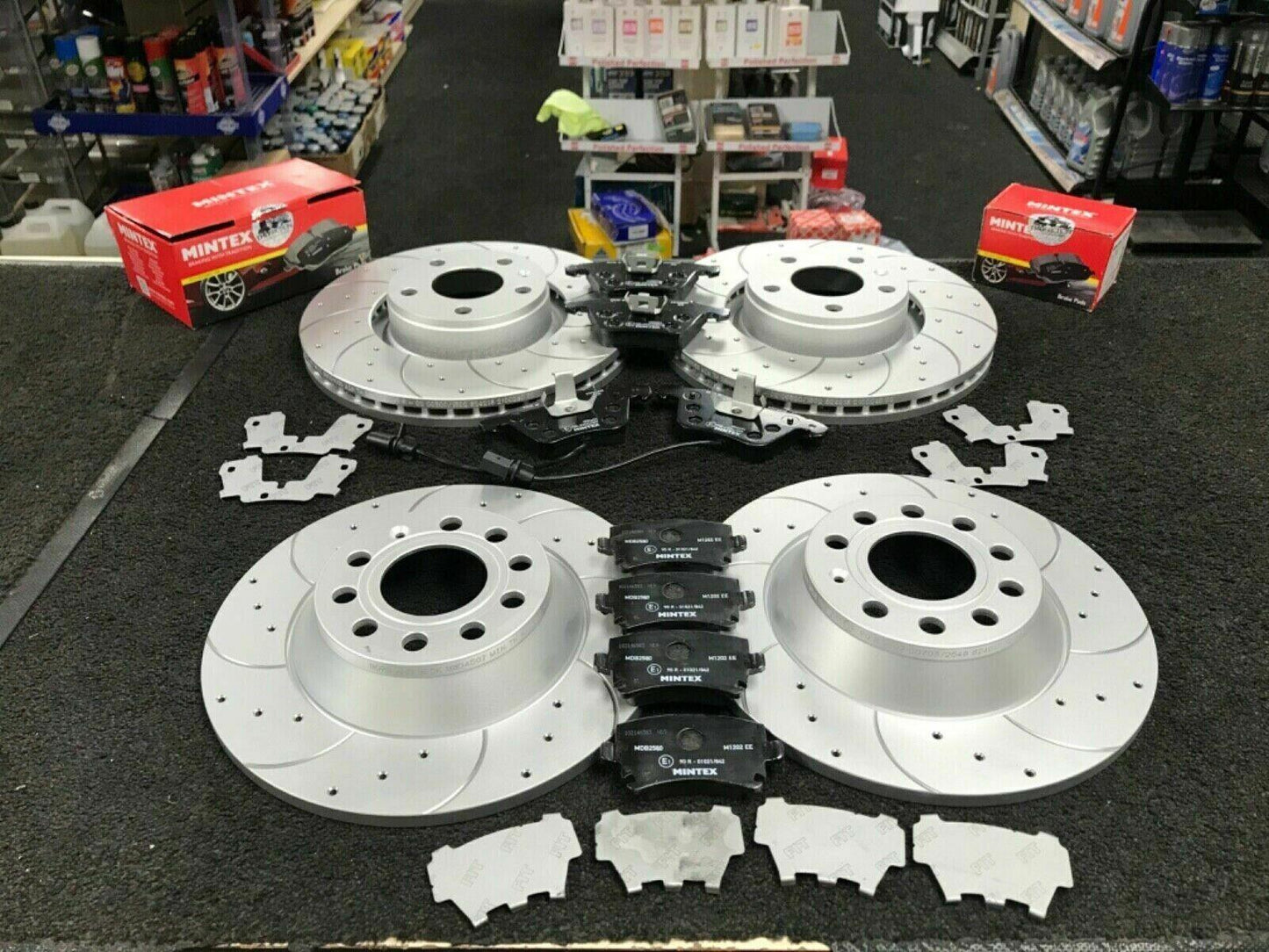 FOR AUDI S4 B8 FRONT REAR DRILLED GROOVED PERFORMANCE BRAKE DISCS & PADS