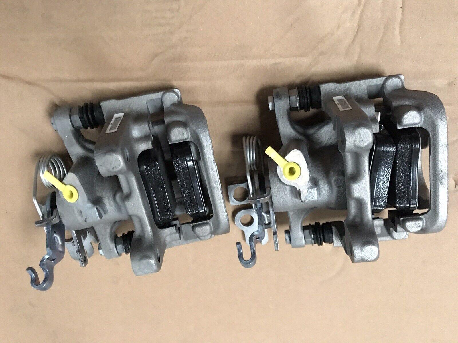 VW CADDY MK4  LEFT RIGHT ORIGINAL GENUINE BRAKE CALIPER  PADS COMPLETE