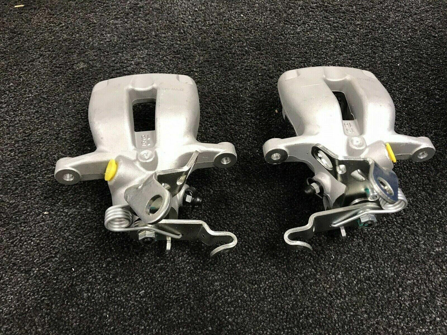 2 NEW REAR BRAKE CALIPER LH RH VW GOLF MK5 R32 AUDI A3 S3 TT EOS 8J QUATTRO 3.2