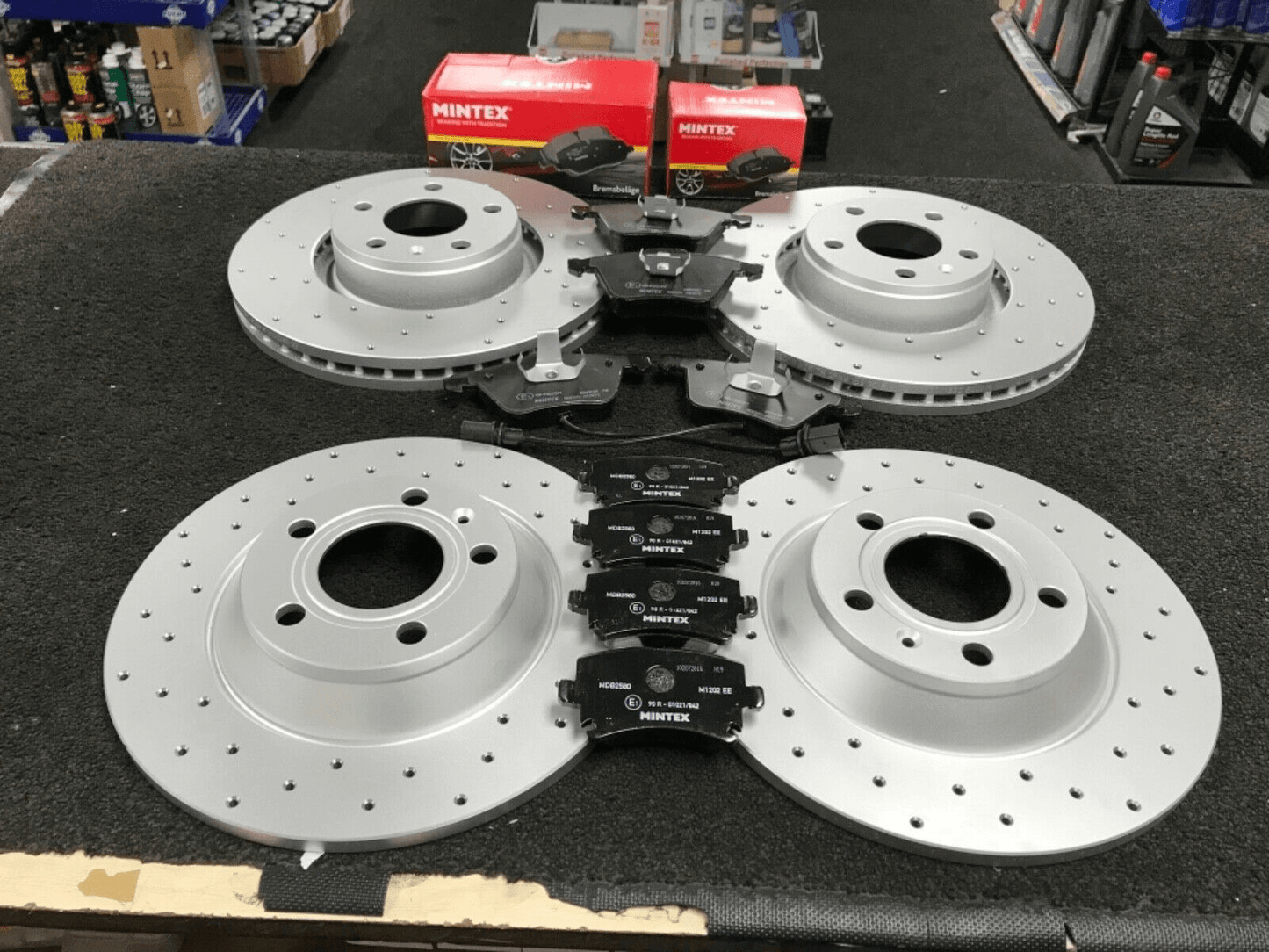 AUDI A6 C6 4F 2.7 3.0TDI FSi QUATTRO  BRAKE DISCS  DRILLED & PADS FRONT REAR