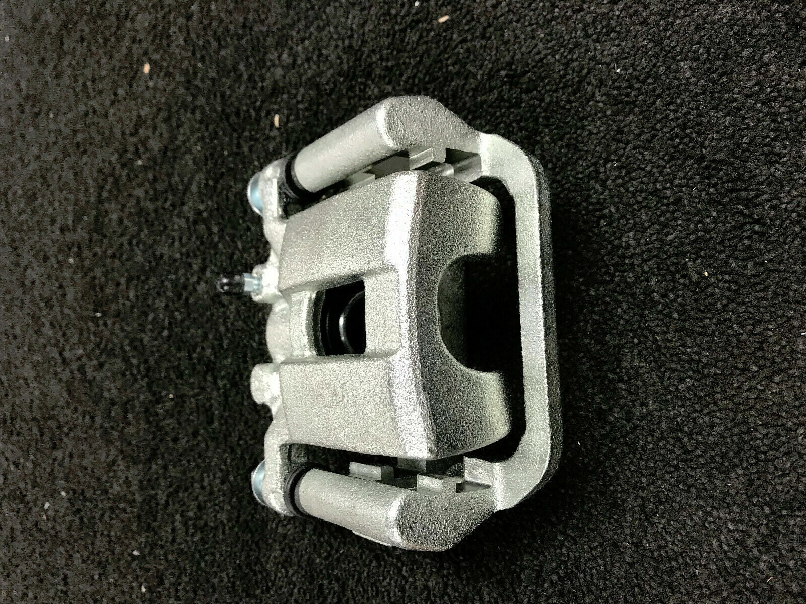 REAR BRAKE CALIPER +BRACKET DRIVER SIDE FIT FOR NISSAN ELGRAND E51 2002-2010