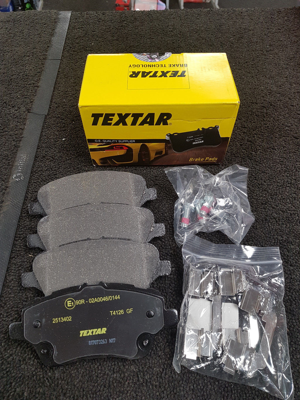 FORD FIESTA 1.0 1.5 1.6 ST180 2.0 MK7 TEXTAR OE QUALITY FRONT BRAKE PADS