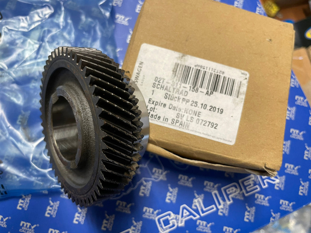 VW AUDI SEAT SKODA CHANGE GEAR COG (5 SPEED) 02T311158AP *GENUINE*