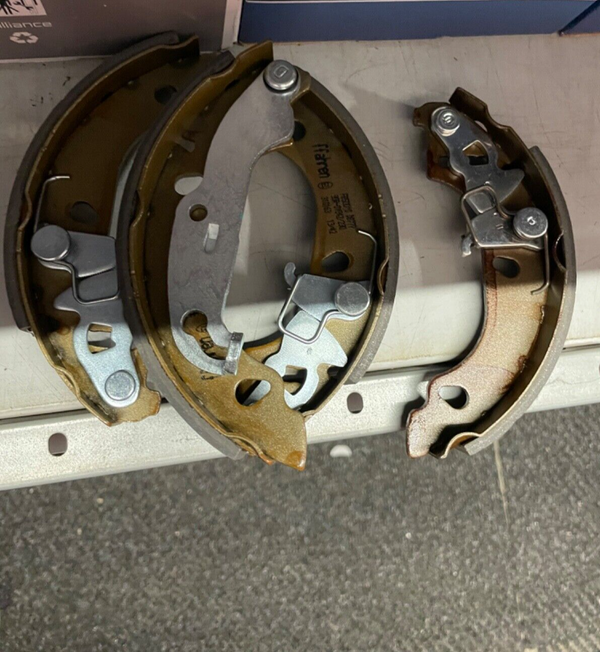 FOR FORD KA MK1 2000-2008 REAR BRAKE SHOE NON ABS 180 X32MM