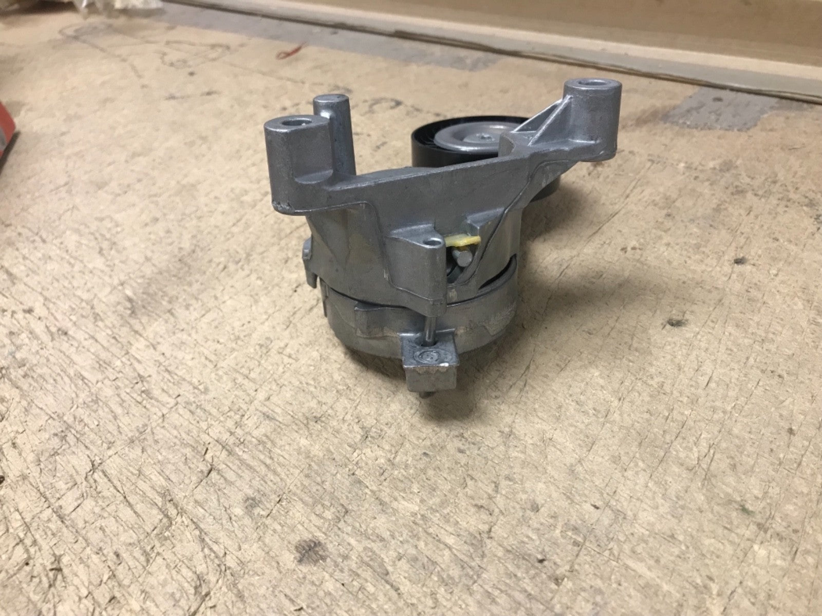 AUDI A3 GALAXY ALTEA ALHAMBRA LEON TOLEDO1.9TD DRIVE BELT TENSIONER 03G903315C 