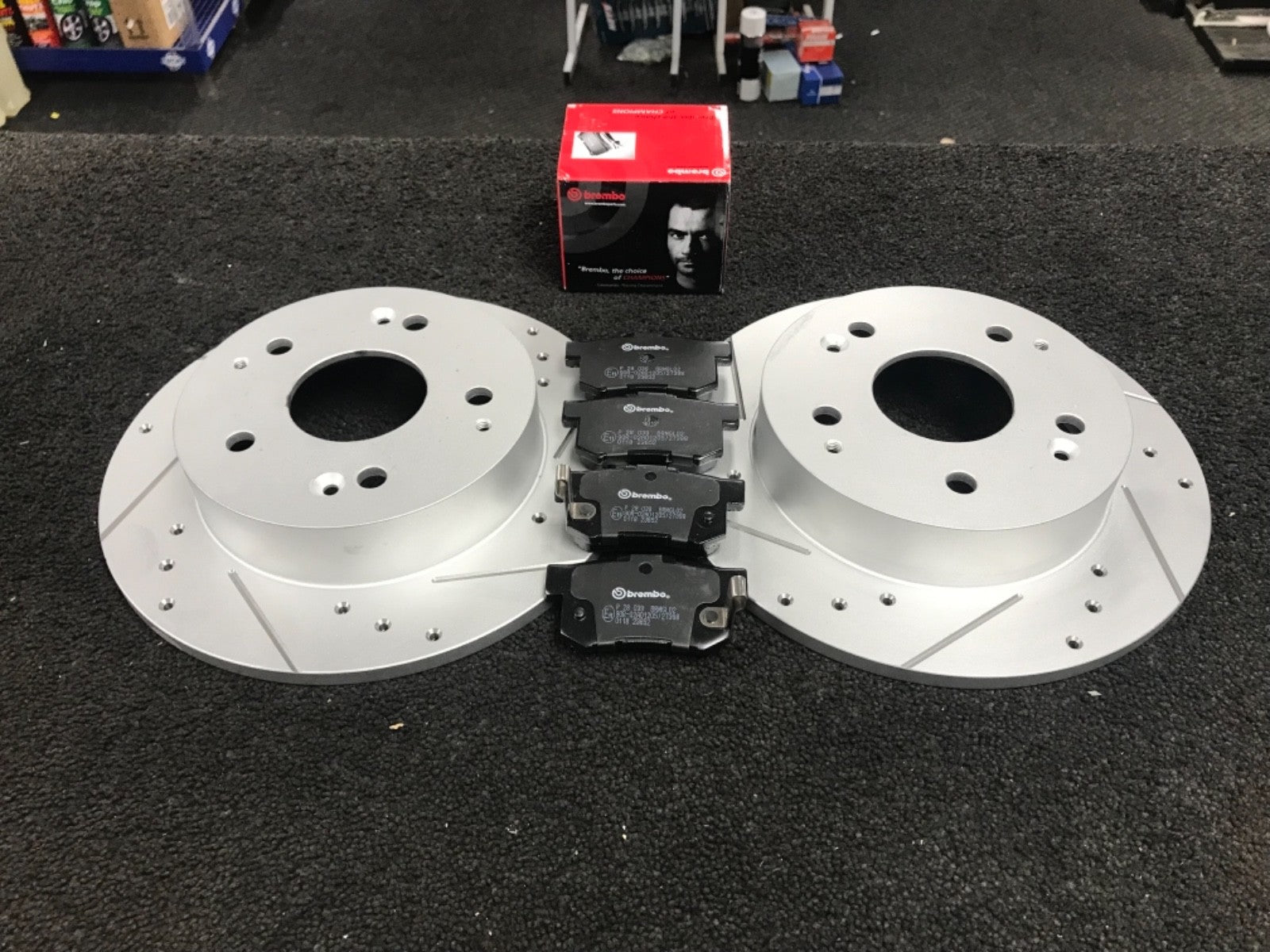 FOR  CIVIC TYPE R EK9 BRAKE DISC CROSS DRILLED GROOVED BREMBO BRAKE PADS REAR