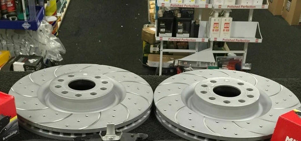 AUDI A6 C6  4.2 QUATTRO BRAKE DISC CROSS DRILLED GROOVED BRAKE PADS FRONT