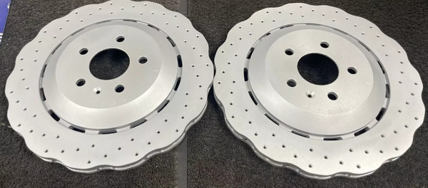 FOR AUDI RS6 AVANT QUATTRO 2013-2018 REAR AXLE  WAVEY DRILLED BRAKE DISC 356mm