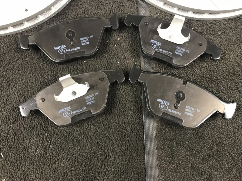BMW 520 523 525 530D E60 E61 DRILLED GROOVED BRAKE DISCS AND BRAKE PADS FRONT 