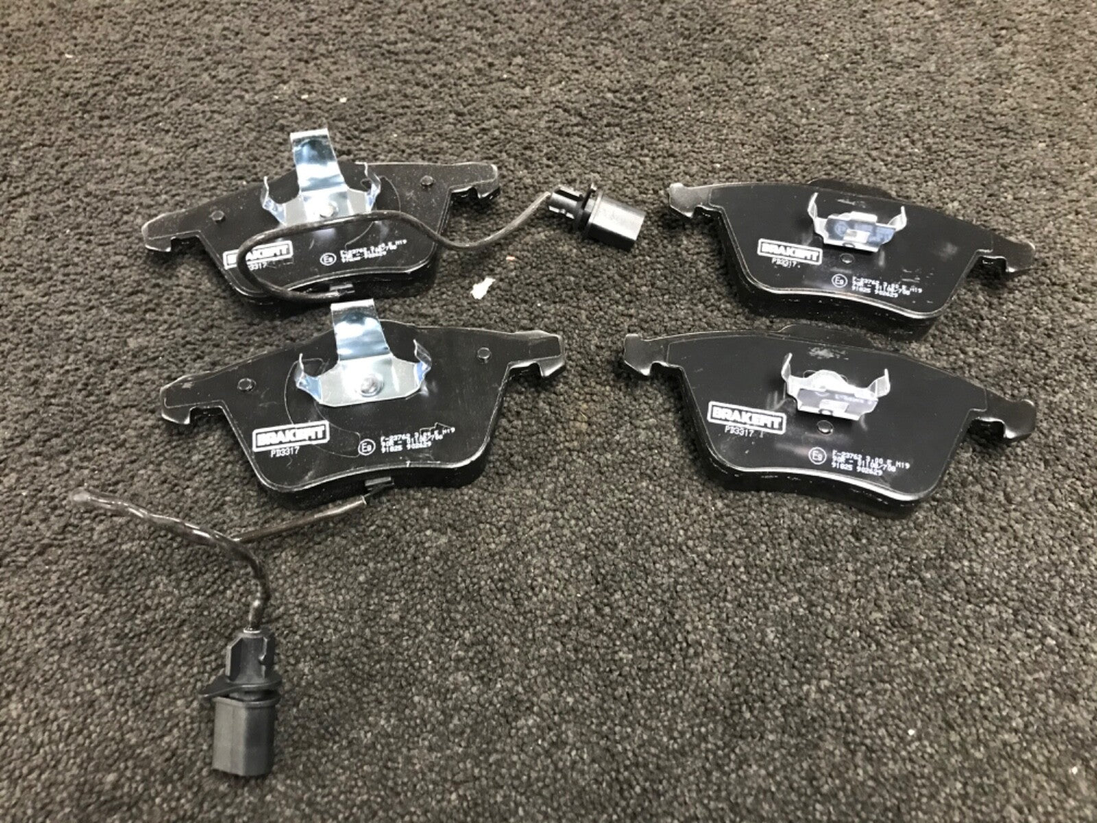 AUDI A8 4E 2.8 3.0 TDi FRONT BRAKE PAD PADS  SET+  WIRES 03-10