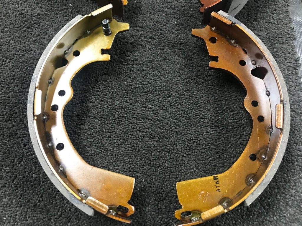 LUCIDA ESTIMA CXR11  2.2TD 1992-94 REAR BRAKE SHOES