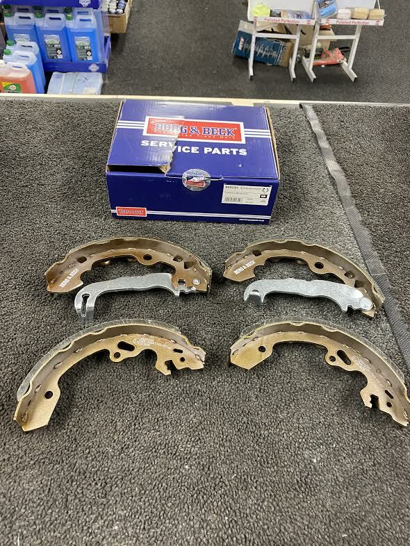 FORD FOCUS 1.4 MK 1 (1998-2005) BORG & BECK REAR BRAKE SHOES SET OF 4 