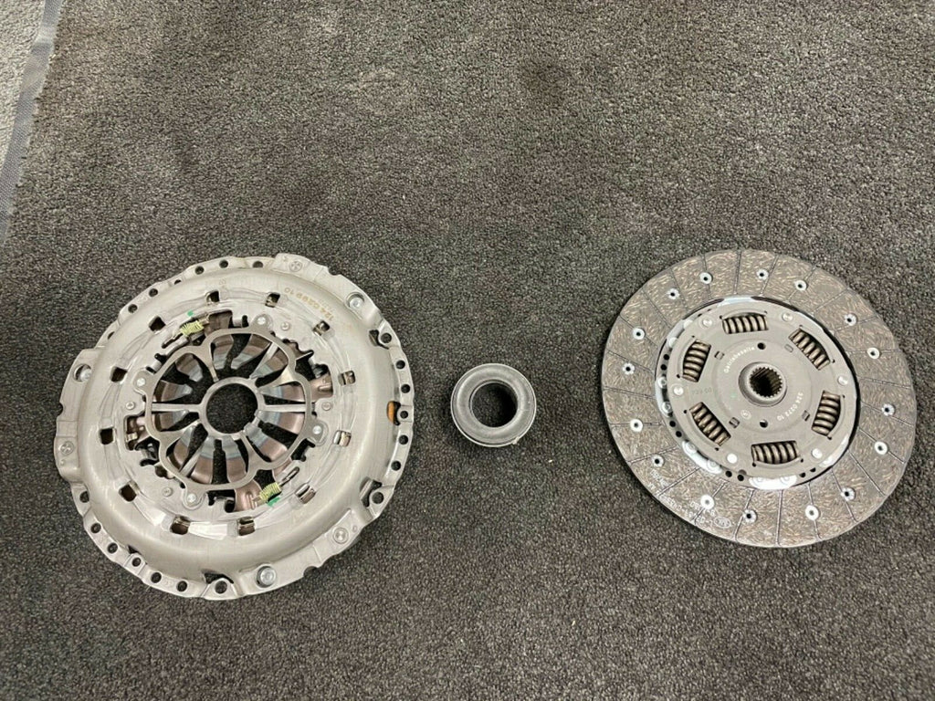 AUDI A4 A6 VW PASSAT 1.9TDI AVF AWX 130BHP CLUTCH KIT 