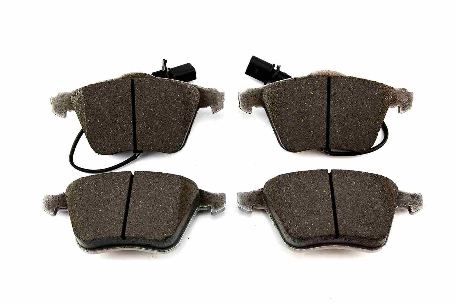 VW GOLF MK5 R32 4MOTION BRAKE PADS BREMBO FRONT REAR