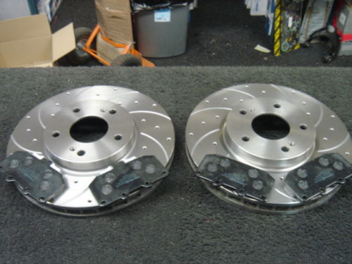 FOR NISSAN SKYLINE R33 R34 GTS GTS GROOVED BRAKE DISC PADS FRONT