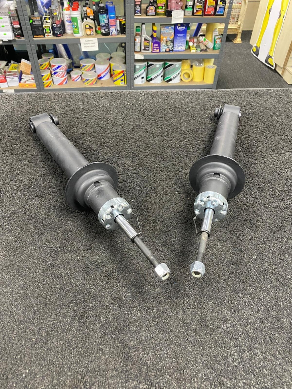 FOR BMW E39 525 528 530 523 540 2 REAR SHOCK ABSORBER PAIR 1093646