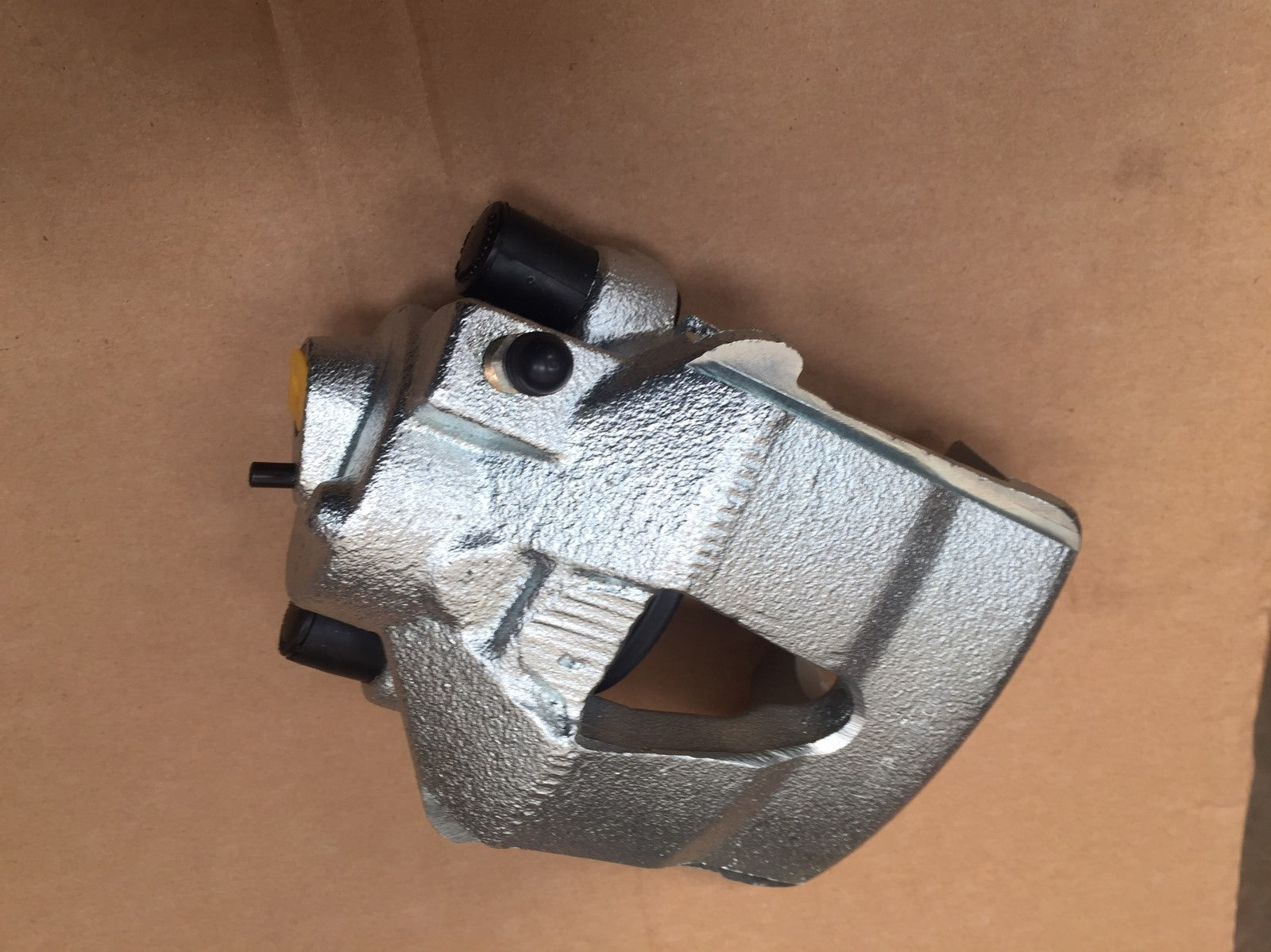 NS LH SIDE FRONT BRAKE CALIPER + SLIDER PINS AUDI A3 VW GOLF POLO PASSAT BORA UP