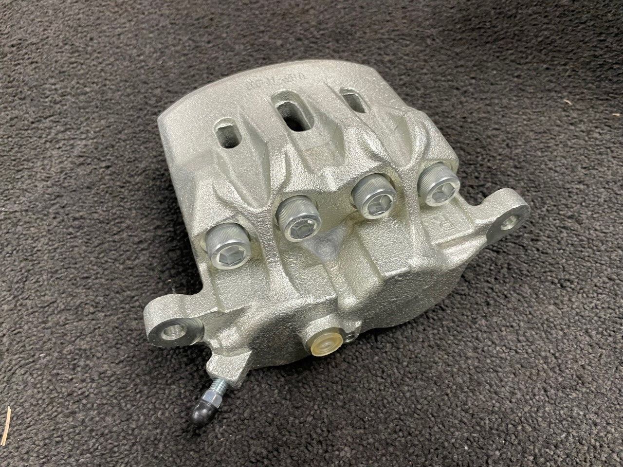 FRONT BRAKE CALIPER RH OS DRIVER SIDE FOR LEXUS IS200 SPORTCROSS IS300 1999-2005