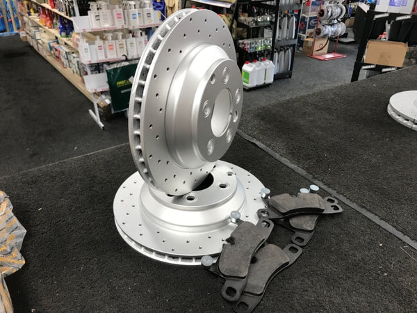 CAYENNE V8 TURBO TIPTRONIC S BRAKE DISCS DRILLED FRONT & REAR 390MM 358MM & PADS