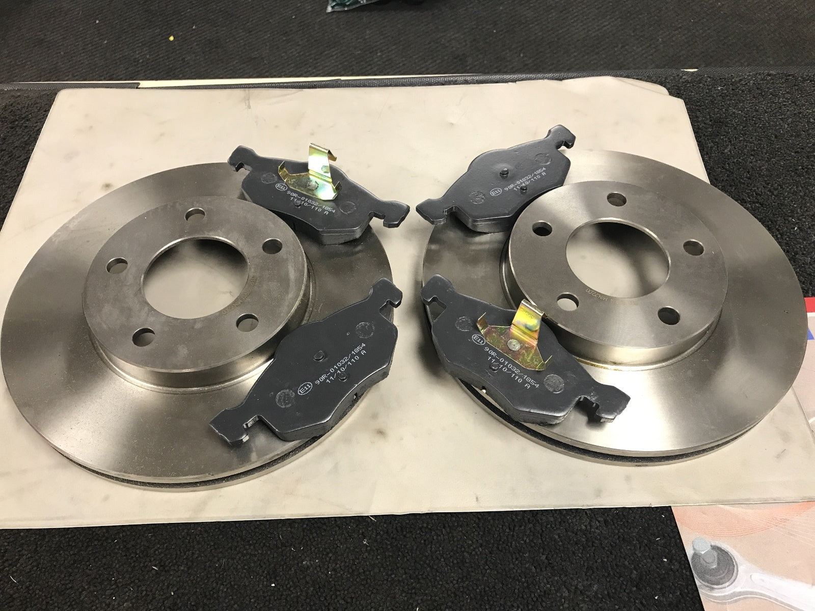 MAZDA TRIBUTE 2.0 3.0 2001-2004 FRONT BRAKE DISC BRAKE PADS 