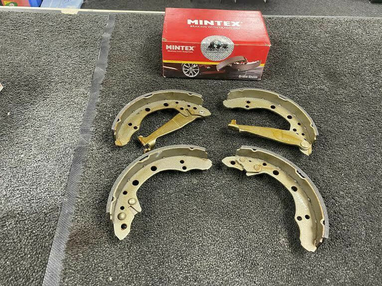 Brake Shoes Set MINTEX fits AUDI A2 8Z0 1.4 1.2D 1.4D 2000-05