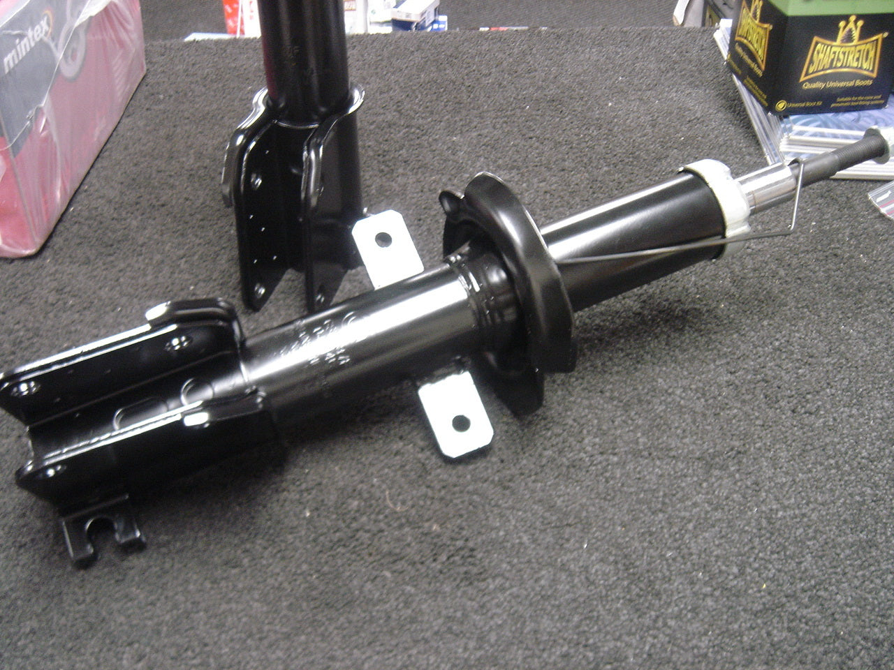 FOR RENAULT TRAFIC VAUXHALL PRIMASTAR VIVARO FRONT SHOCK ABSORBER RIGHT 