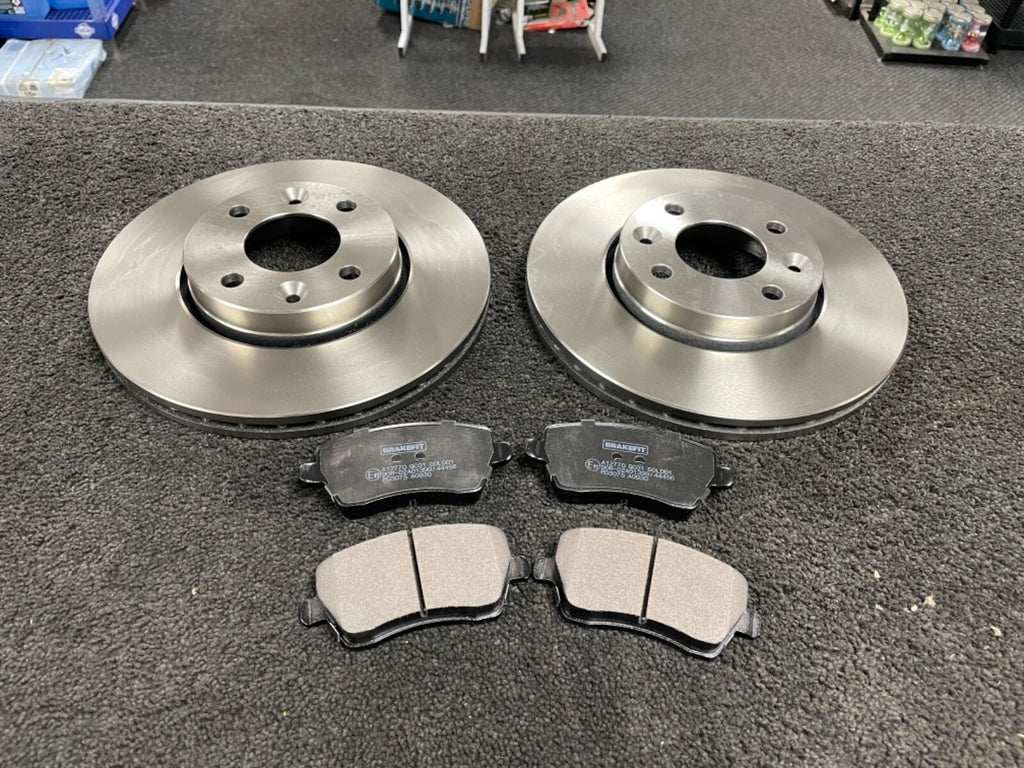 FOR NISSAN MICRA C+C K12 BRAKE DISCS & PADS FRONT 2002 ON