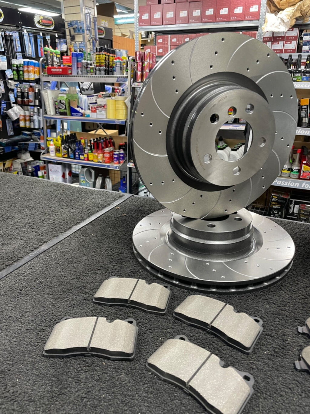 FOR  RANGE ROVER TDV8 AUTOBIOGRAPHY BREMBO FRONT REAR DRILLED GROOVED DISCS PADS