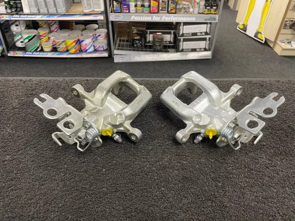 2 REAR BRAKE CALIPERS FOR VW CADDY MAXI LIFE 2010-14 TDi BOSCH SYSTEM 272MM DISC