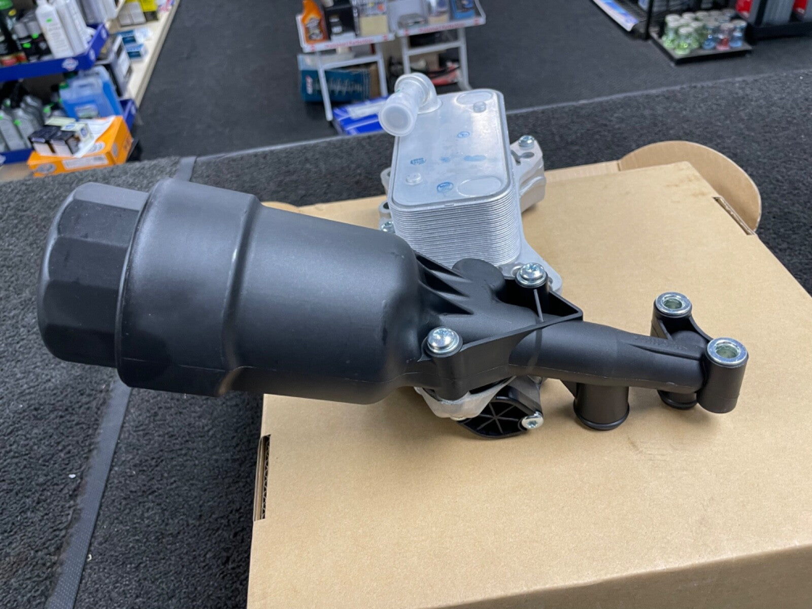 OIL COOLER FILTER HOUSING MERCEDES  E CLASS COUPE CONVERTIBLE E250 CDi W212 S212