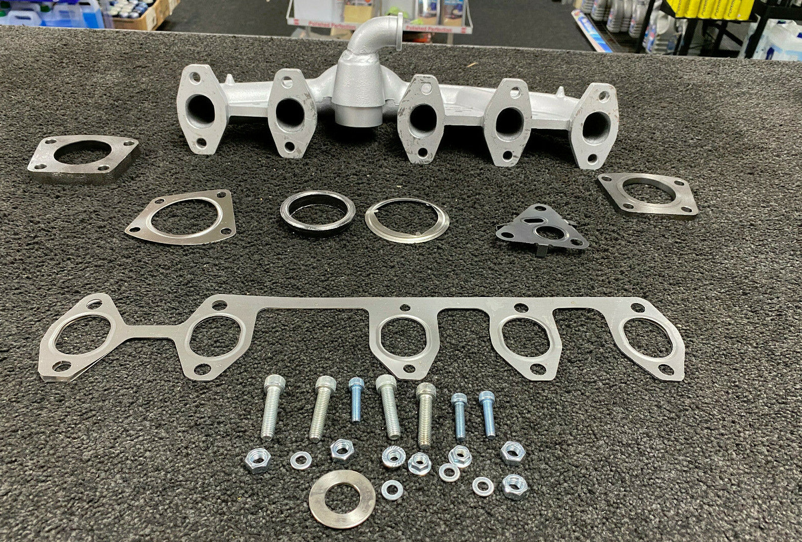 FOR VOLKSWAGEN TOUAREG R5 2.5 TDI  EXHAUST MANIFOLD KIT NEW