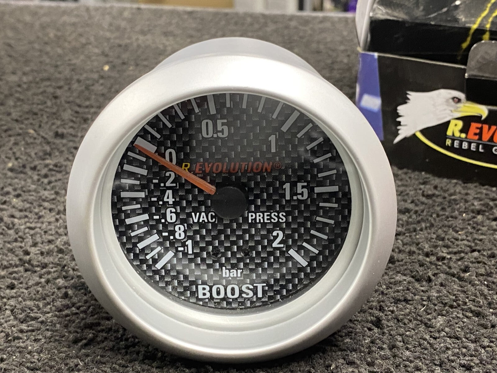 UNIVERSAL VACCUM PRESSURE BOOST GAUGE 95MM (3.75INCH) X 60MM CARBON BLACK