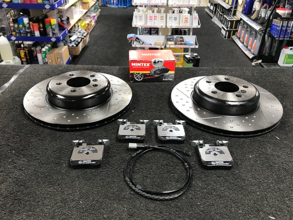 BMW 335D MSPORT F30 DIMPLED GROOVED BRAKE DISCS 345MM MINTEX  BRAKE PADS REAR