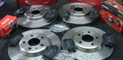 AUDI A4 QUATTRO B8 CROSS DRILLED BRAKE DISCS MINTEX BRAKE PADS 320mm+300mm