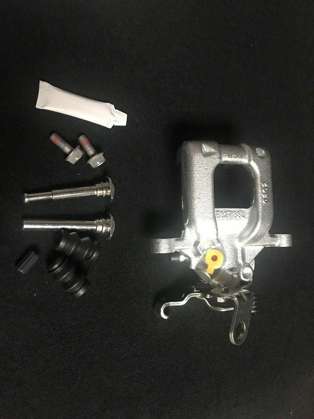 2 REAR BRAKE CALIPERS FOR  AUDI A3 8P TDI TFSi 2008-2013 BOSCH SYSTEM 272MM DISC