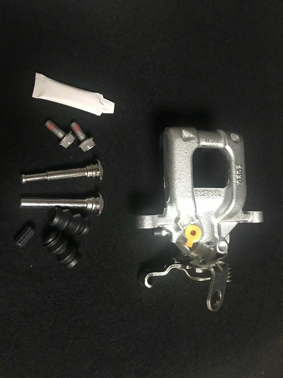 2 REAR BRAKE CALIPERS FOR  AUDI A3 8P TDI TFSi 2008-2013 BOSCH SYSTEM 272MM DISC
