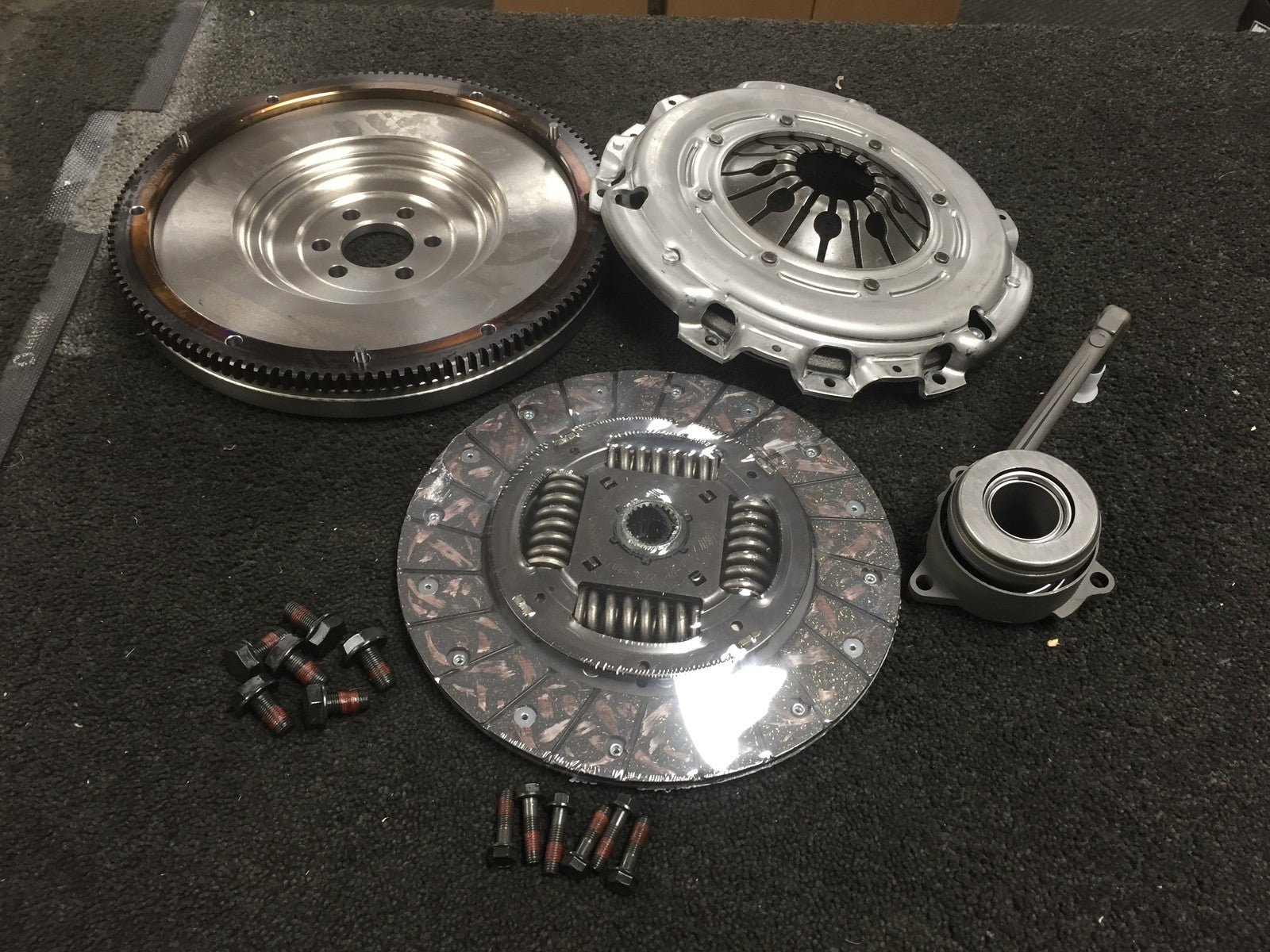 VW PASSAT B6 2.0TDI HIGHLINE 140 BHP 170BHP FLYWHEEL CLUTCH KIT SOLID FLYWHEEL 