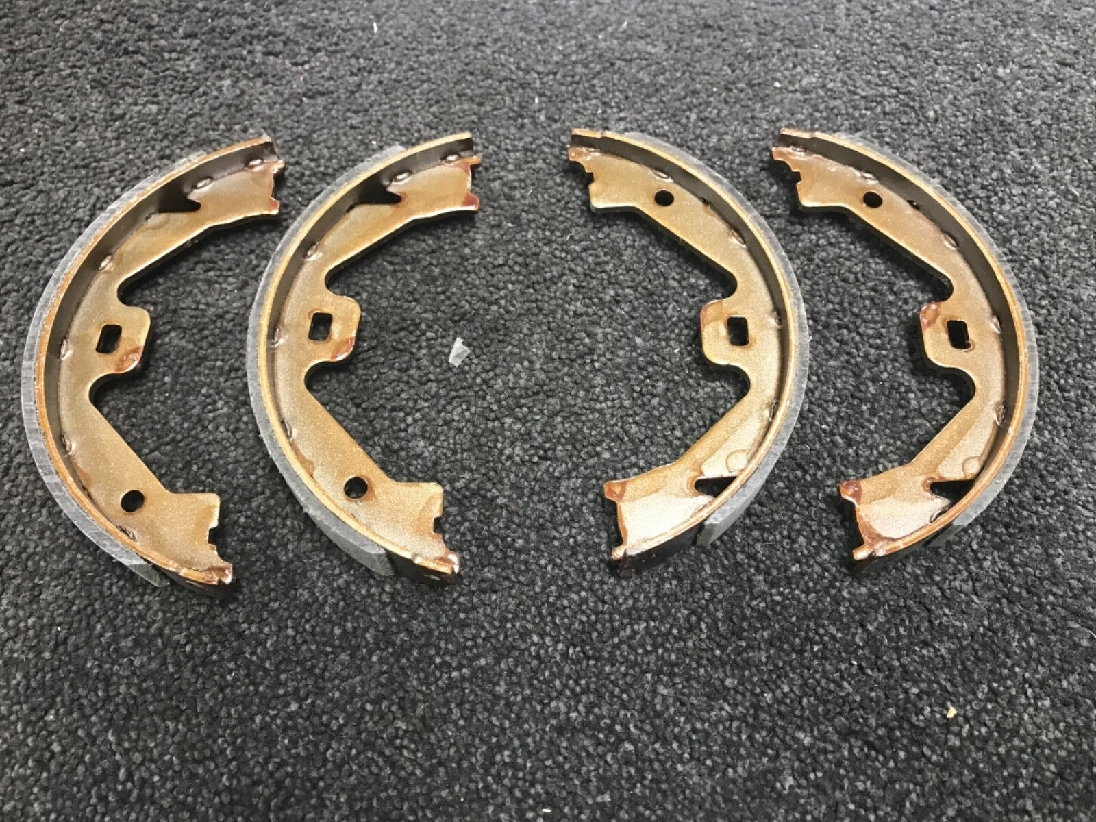ROVER 75 MG ZT REAR HANDBRAKE SHOES X 4