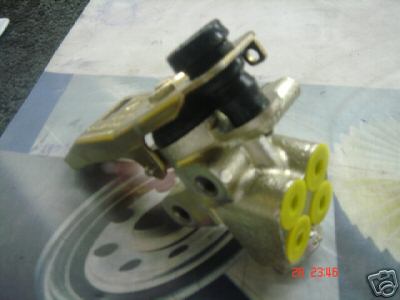 VW  TRANSPORTER 1995 2.5D BRAKE COMPENSATOR REGULATOR