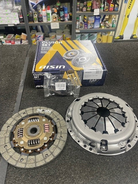 3PCE GENUINE AISIN CLUTCH KIT FOR TOYOTA AYGO MK2 KGB40 1.0 2014-16 1KR-FE