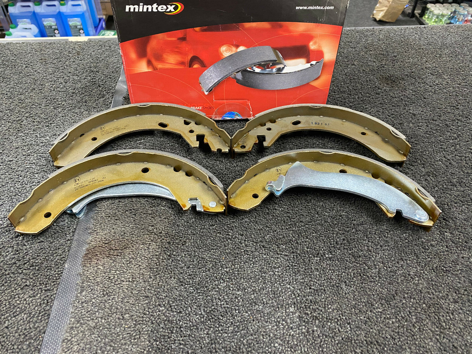 FOR LANDROVER FREELANDER 1.8 2.0 2.0 TD4 MK1 2.5 REAR BRAKE SHOE SET 