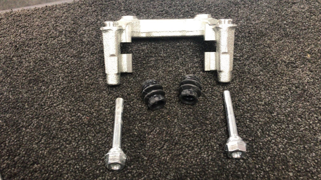 AUDI A4 A6 VW PASSAT SUPERB REAR BRAKE CALIPER CARRIER BRACKET SUPPORT 2 & BOLTS