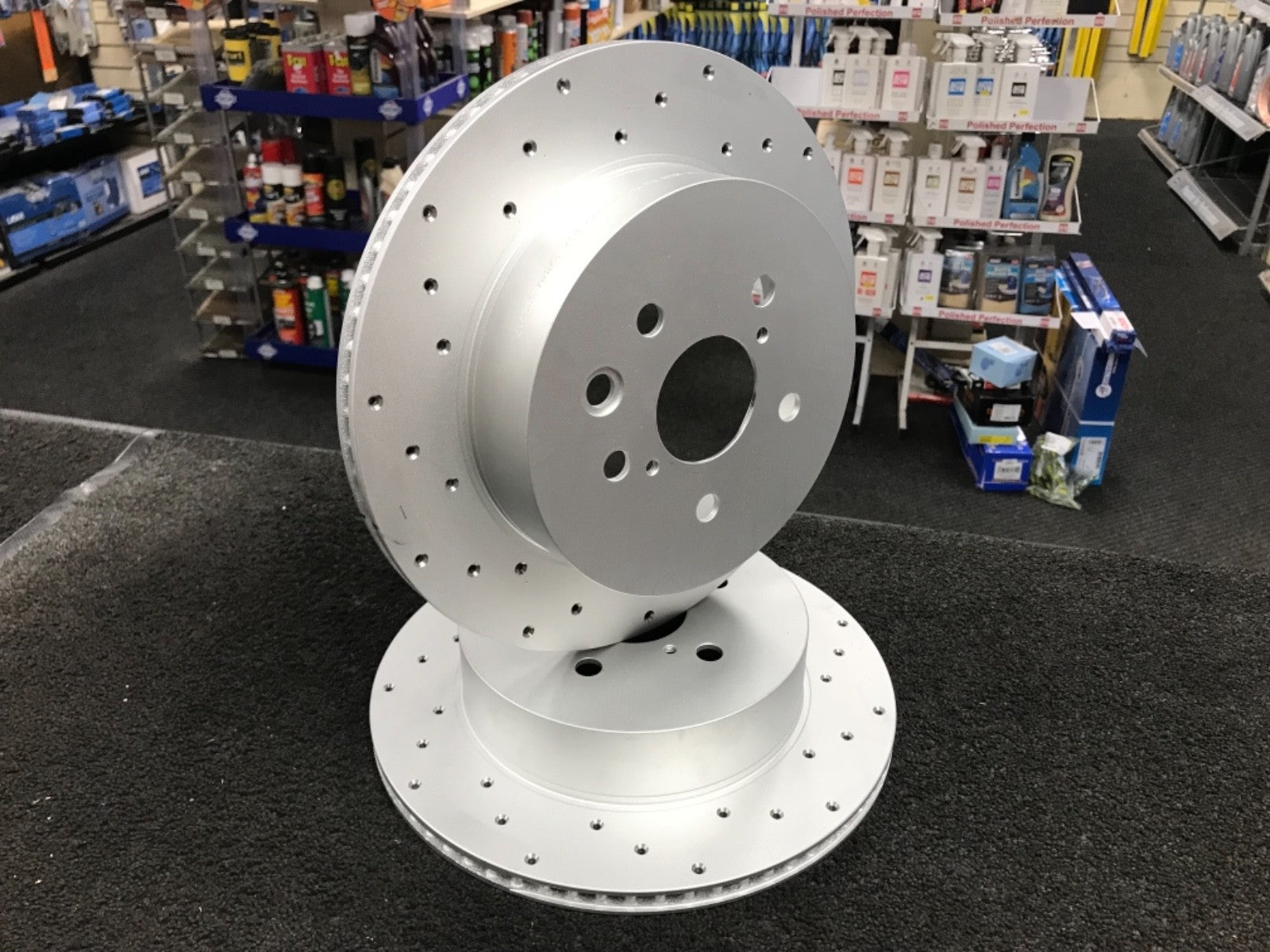 FOR IS250 IS220D IS200D IS250C BRAKE DISC CROSS DRILLED BRAKE PAD REAR MINTEX
