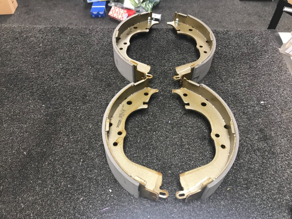 FOR TOYOTA HIACE  D4D 2006-2018 2KDFTV REAR DRUM BRAKE SHOES 254m x52mm