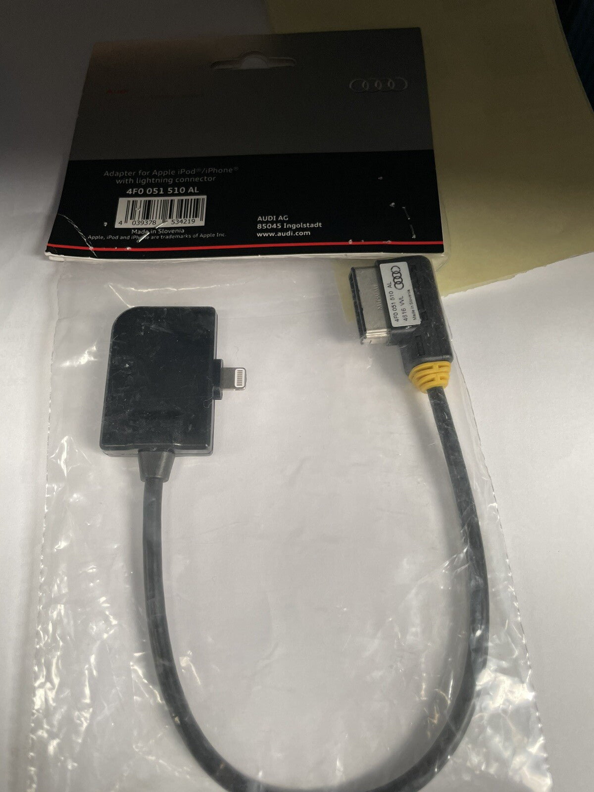 GENUINE AUDI AMI LEAD APPLE IPHONE 11 MUSIC LIGHTNING AUDI CABLE 4F0051510AL
