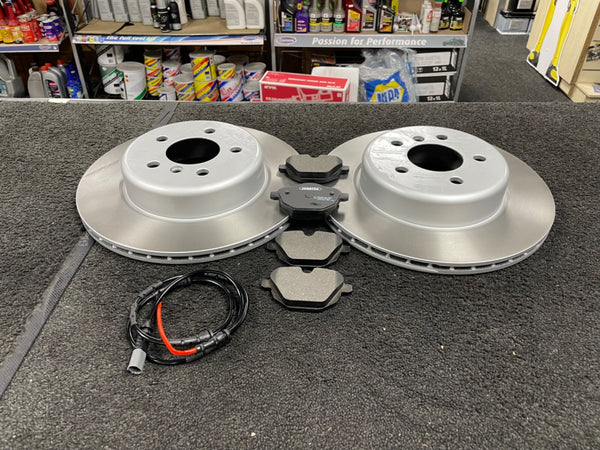 BMW 520 520D 523 525 525D F10 F11 BRAKE DISCS +  BRAKE PAD SENSOR REAR FULL SET