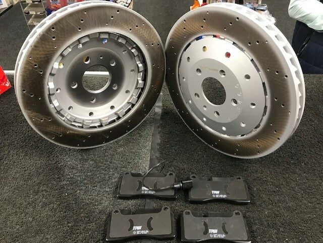 FOR AUDI R8 CROSS DRILLED 2 PIECE BRAKE DISC APEC BRAKE PAD FRONT REAR 365/356mm